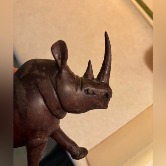 Handcarved safari animals Giraffe and Rhinoceros set of 2 - Picture 13 of 15